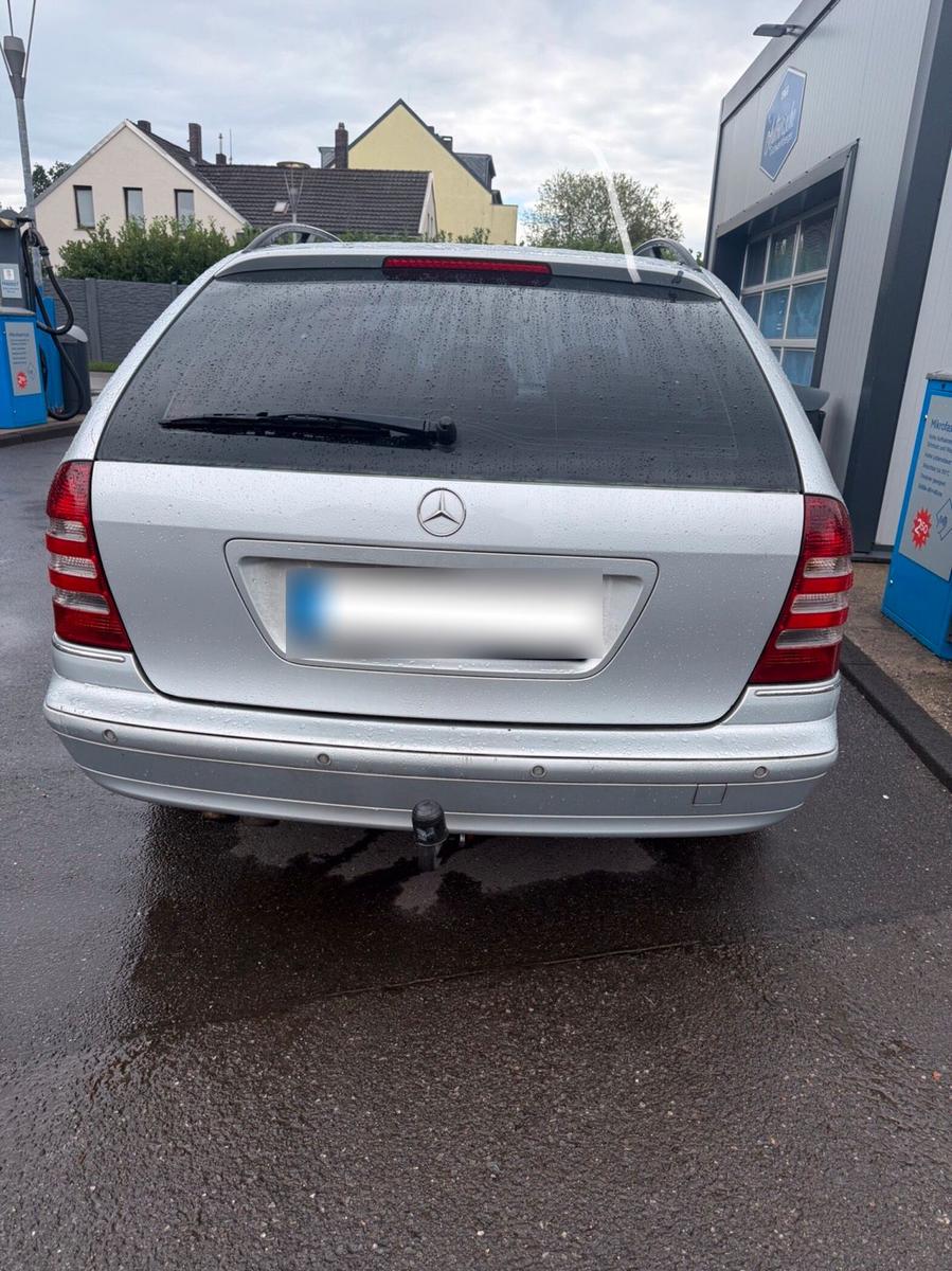 Mercedes-Benz C 220