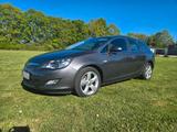 Opel Astra J Sports Tourer Turbo - Kombi - Opel Astra aus 2010: Sports
