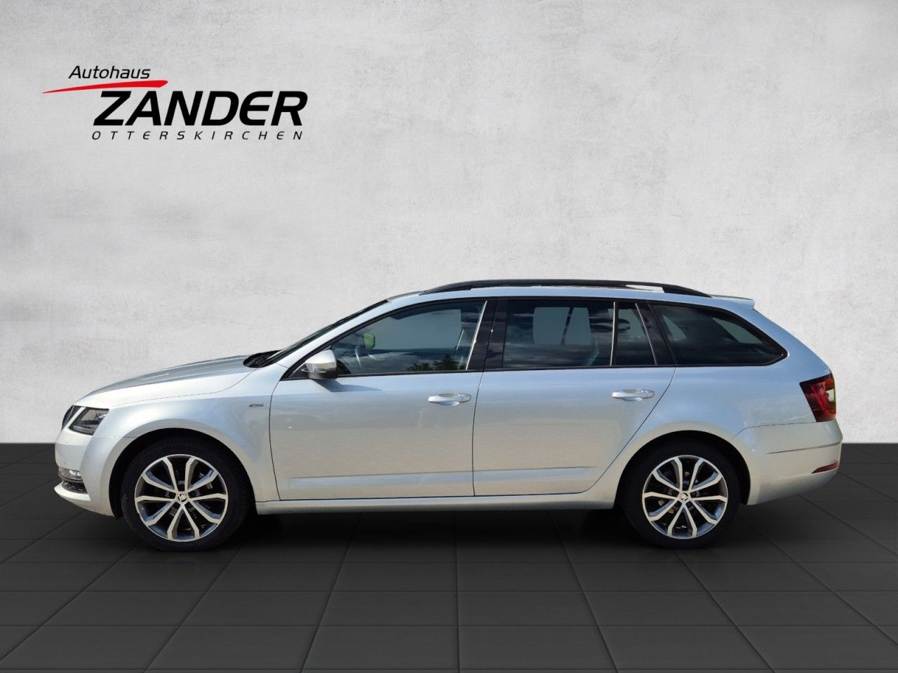 Fahrzeugabbildung SKODA Octavia Combi TDI DSG Soleil AHK Panoramadach