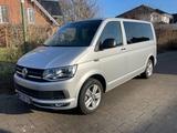 Volkswagen T6 Multivan - silberne Volkswagen T6 Multivan