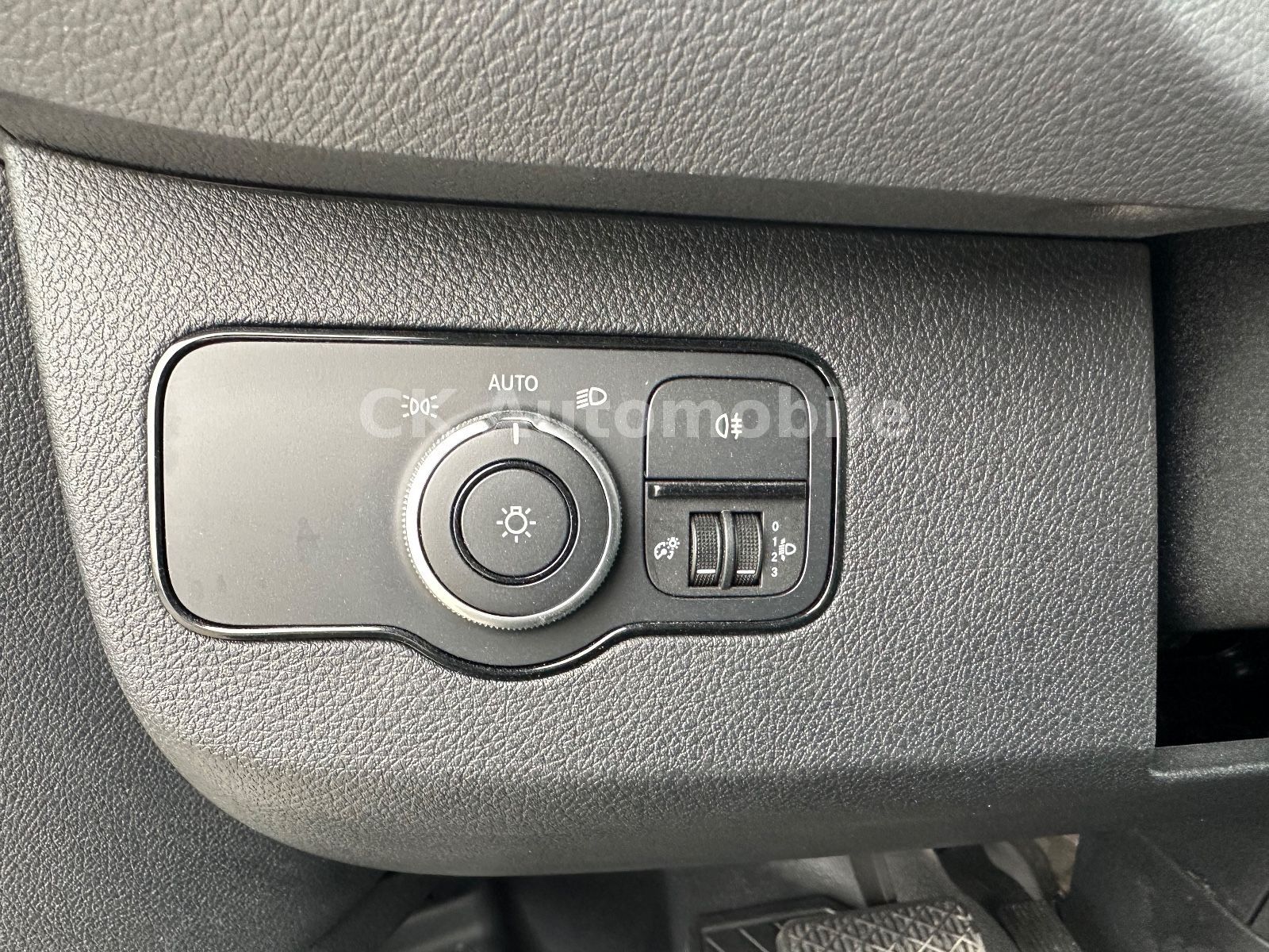 Fahrzeugabbildung Mercedes-Benz Sprinter III Tourer 316 CDI Autom/9 Sitze/Kamera