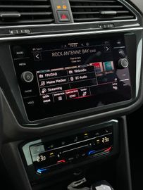 Volkswagen Tiguan - 12