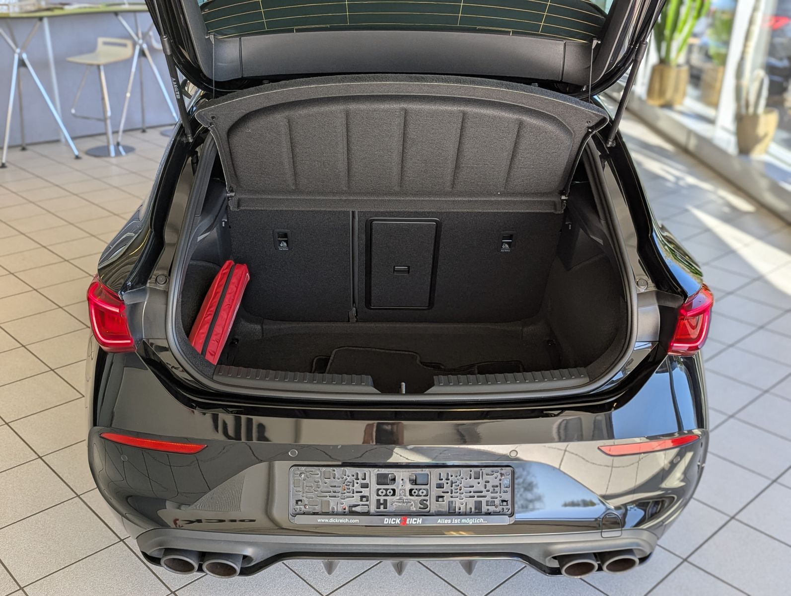 Fahrzeugabbildung CUPRA Leon VZ 2.0 TSI DSG Pano Matrix Beats Memory 19"