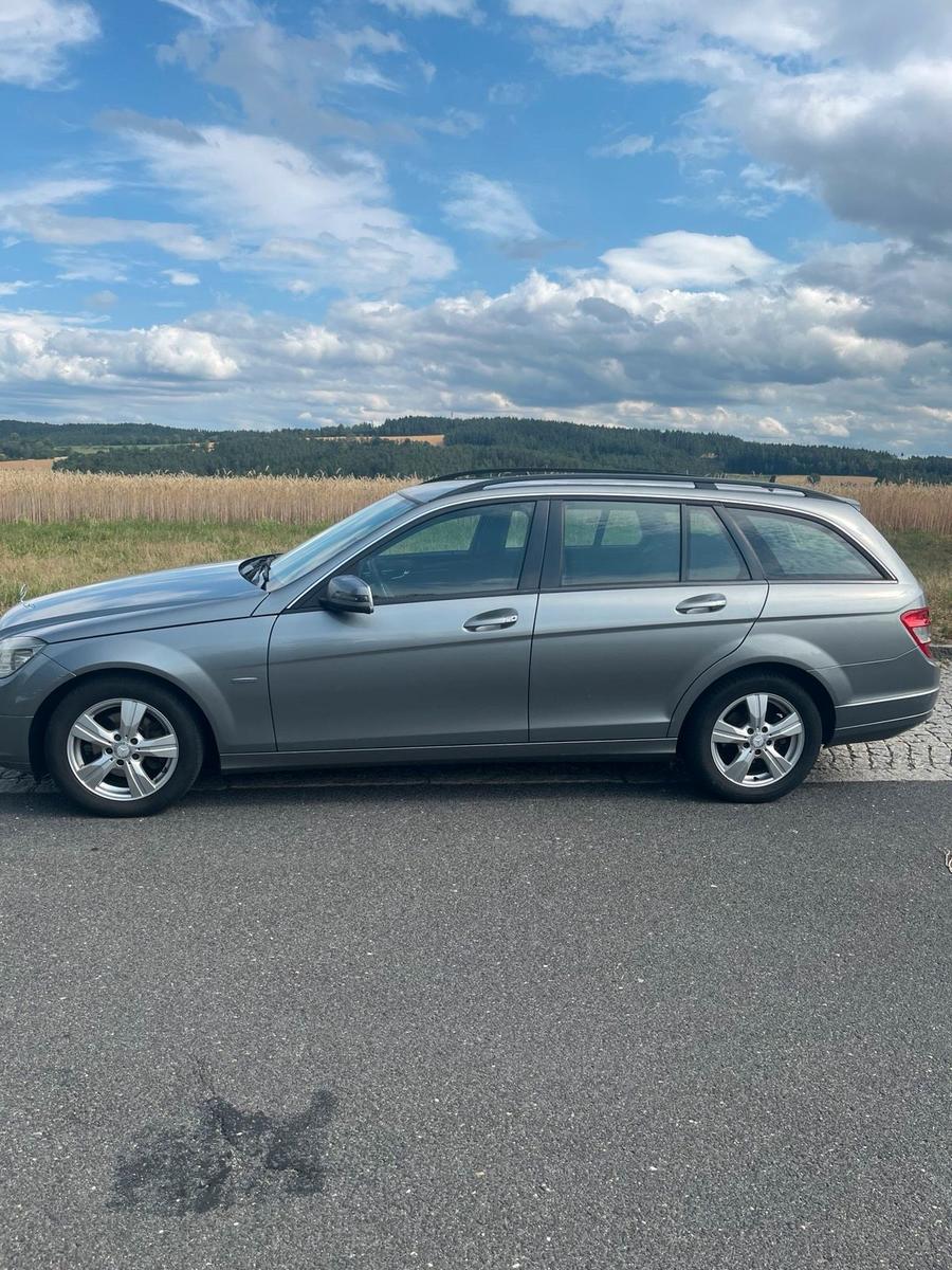 Mercedes-Benz C180 2010 — rear view