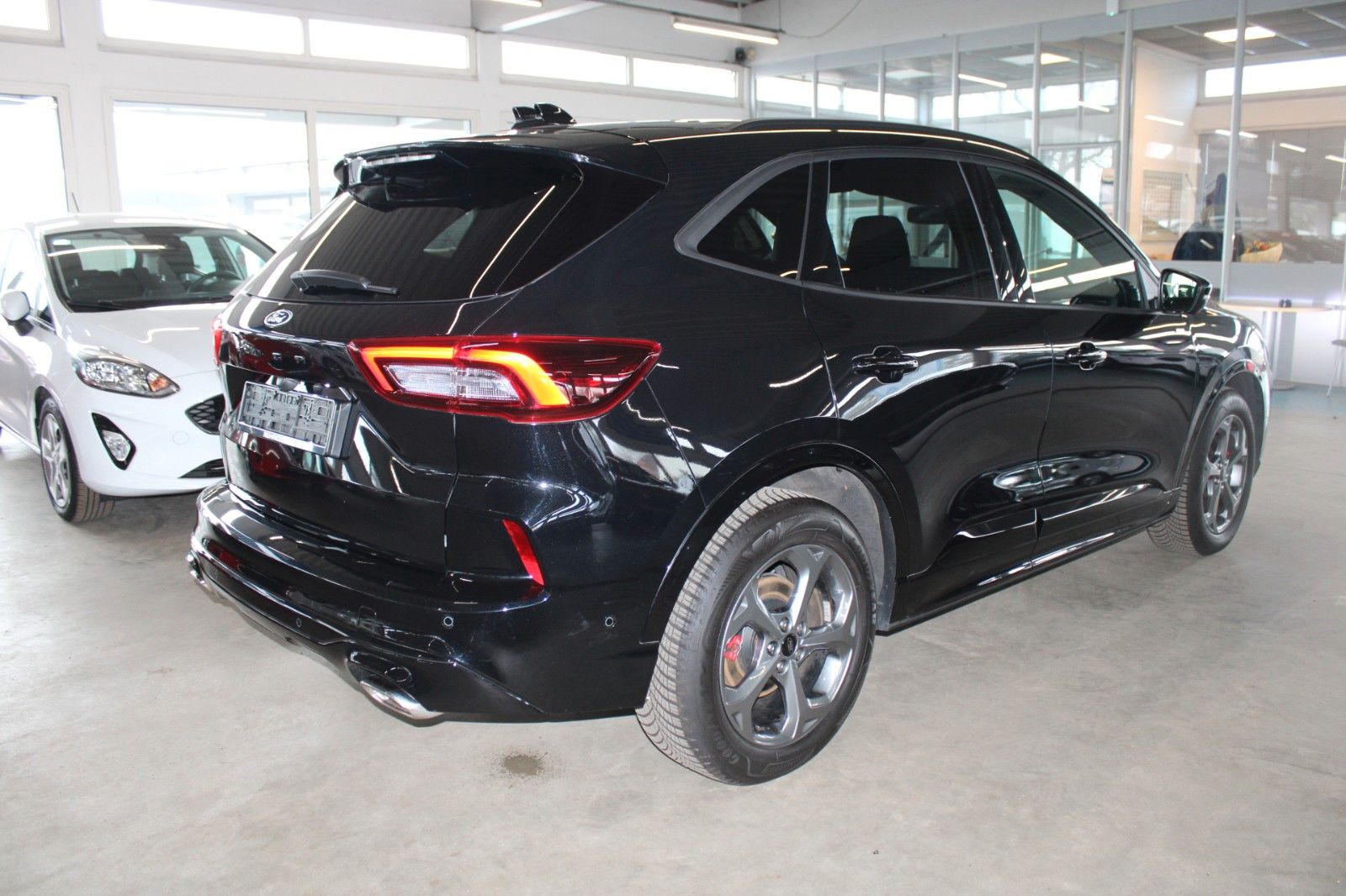 Fahrzeugabbildung Ford Kuga ST-Line X Automatik Panodach AHK Matrix LED