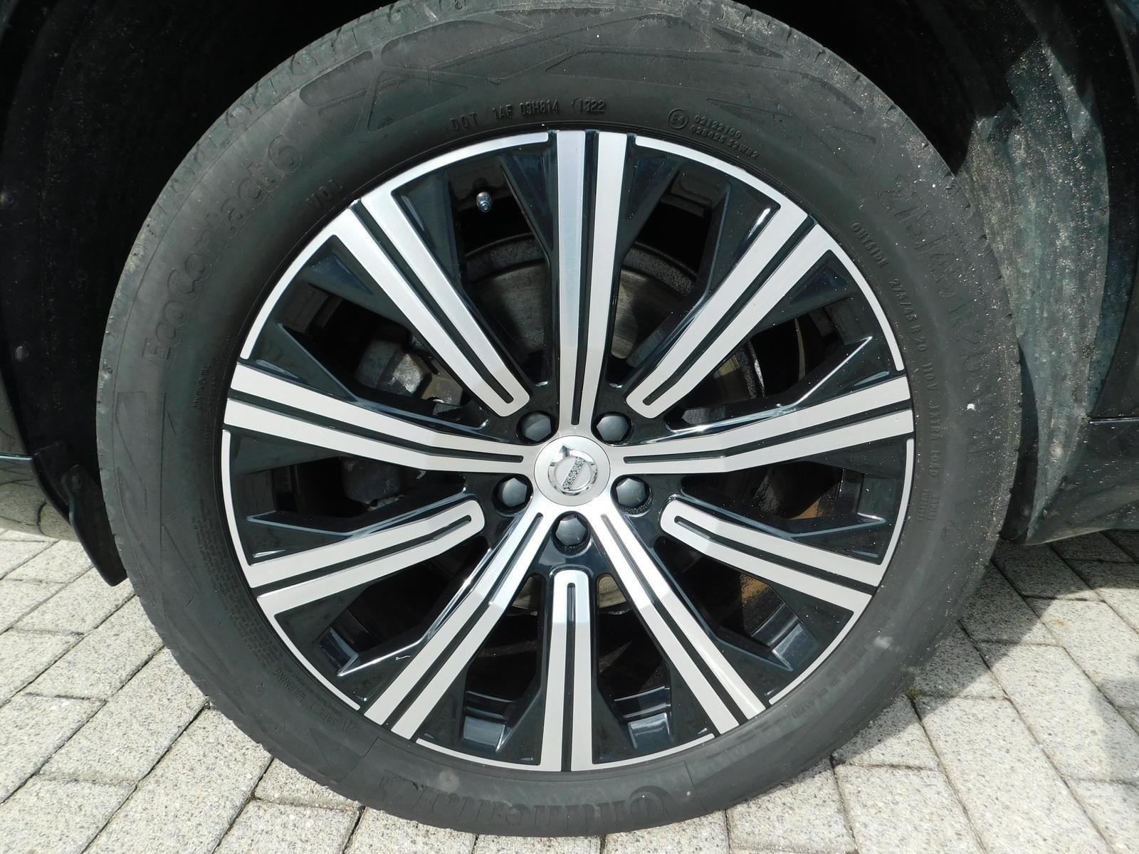 Fahrzeugabbildung Volvo XC90 B5 D Plus Dark