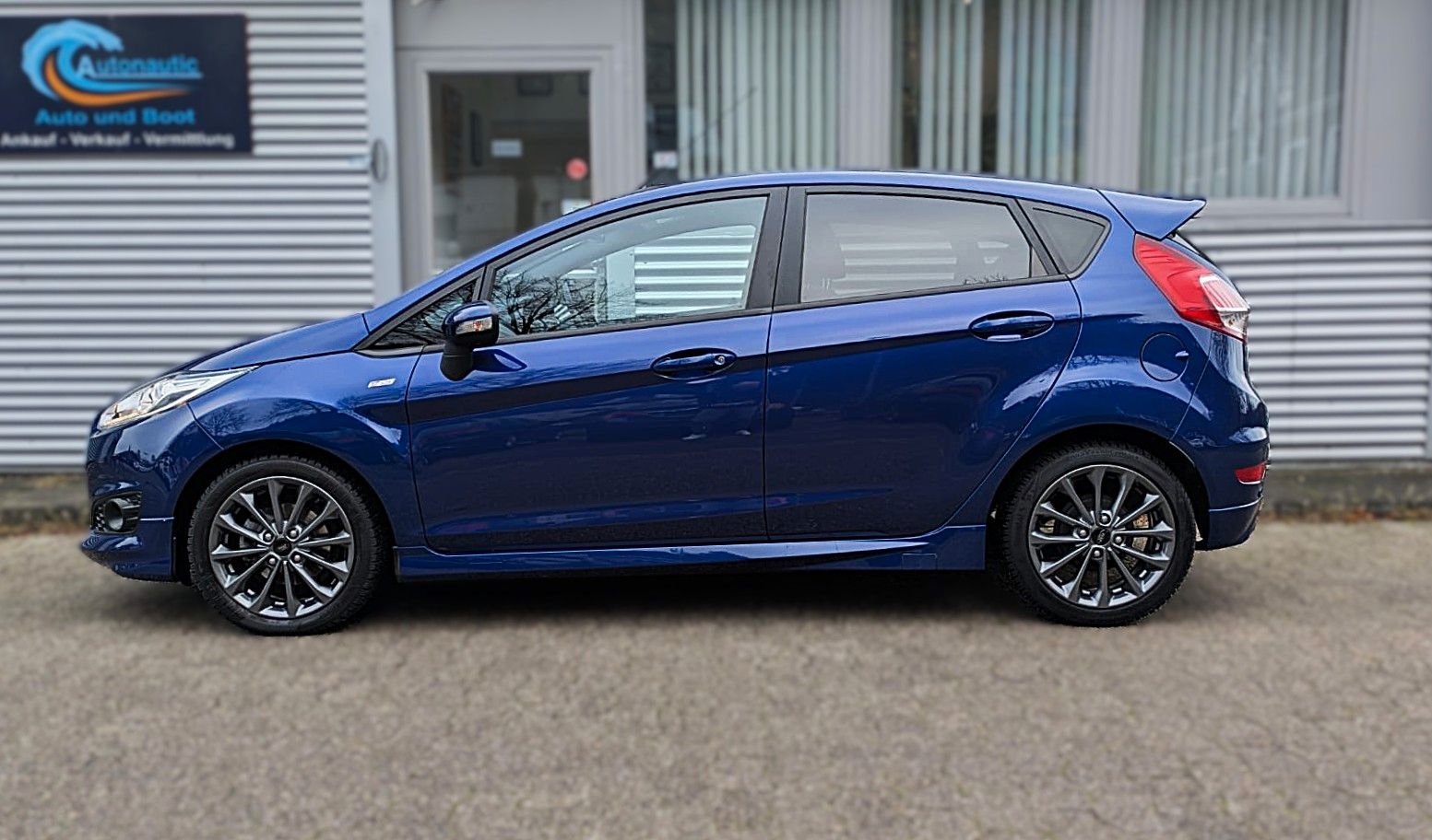 Fahrzeugabbildung Ford Fiesta ST-Line KLIMAAUT NAVI SITZH. 1.Hd