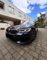 BMW M550i 2021 mit  Garantie, Service ink. & Reifen - blaue BMW 550