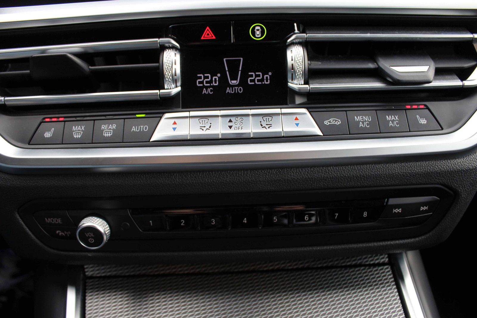 Fahrzeugabbildung BMW 320i xDrive MSport Steptr. Temp PDC KAM LED NAV