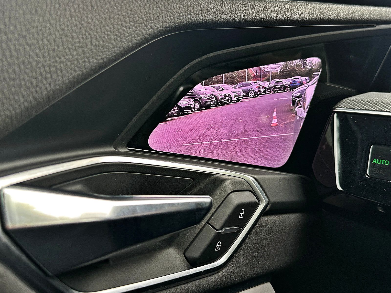 Audi Q8 e-tron - Bild 8