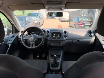 Volkswagen Tiguan - 11