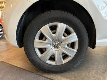 MYAUTOCENTER – Gebraucht- und Jahreswagen mit Werkstattservice in Pfaffenhofen Volkswagen Polo V Trendline *1-HAND*KLIMAANLAGE*tÜV:827*