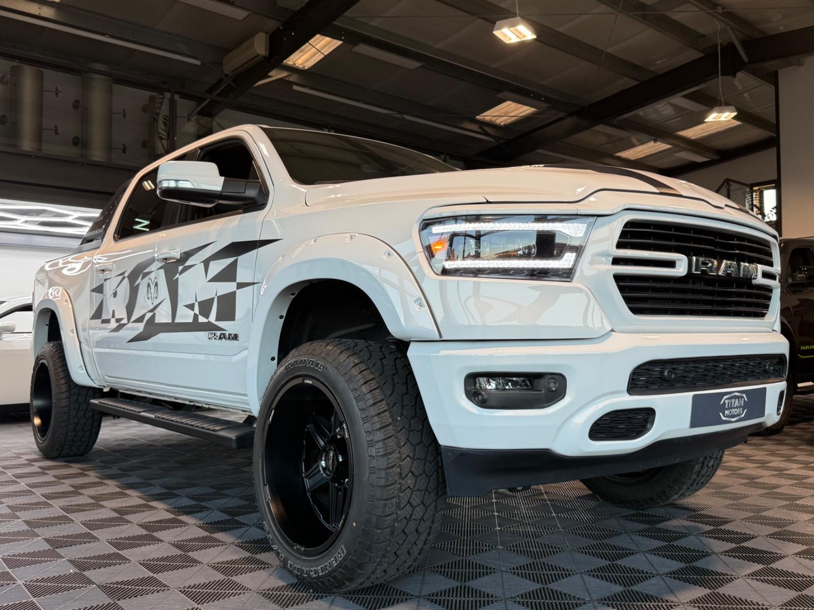 Dodge RAM 1500 5.7 LARAMIE- SPORT/6-ZOLL/CREW/MY23/
