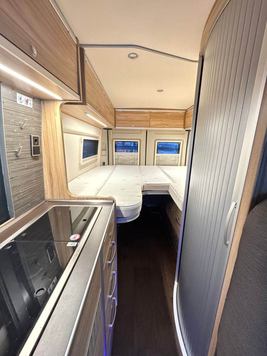 Fahrzeugabbildung HYMER / ERIBA / HYMERCAR YOSEMITE 600 CROSSOVER FIAT SCHLAFDACH LÄNGSBETT