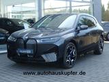 BMW iX xDrive50 Sportpak.AHK°LASER°PANO°22"-Sitzbel. - BMW iX: Ambiente-Beleuchtung
