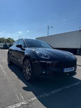 Porsche Macan/ Car Play/Scheckheft/Pano/wenig Km - - - Porsche Macan Gebrauchtwagen in Stuttgart