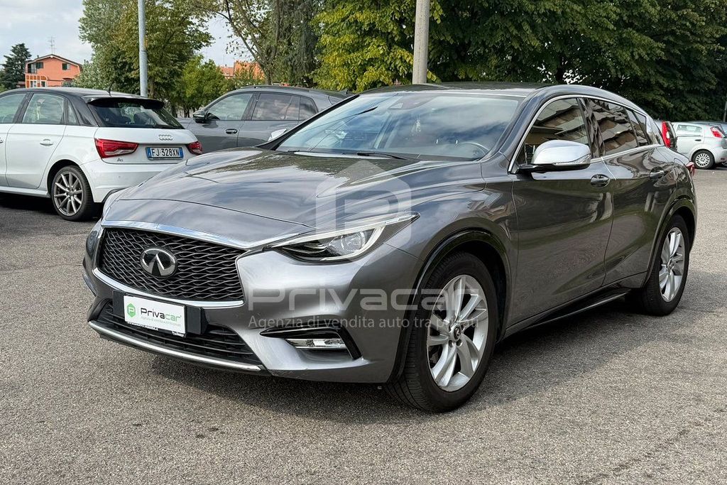 Image of Infiniti Q30
