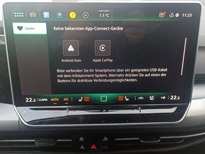 Fahrzeugansicht 15 Fahrzeugabbildung Volkswagen Golf Var. VIII 1.5 eTSI DSG Style AHK+NAVI+KAMER
