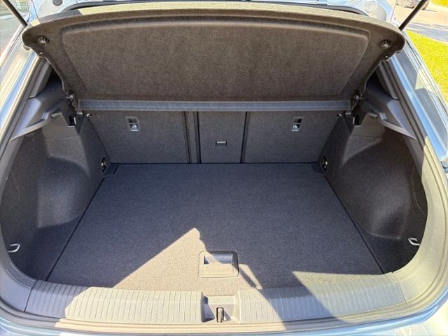 Fahrzeugabbildung Volkswagen T-Roc 1.5 TSI DSG GOAL LED KAMERA AHK IQ.DRIVE S