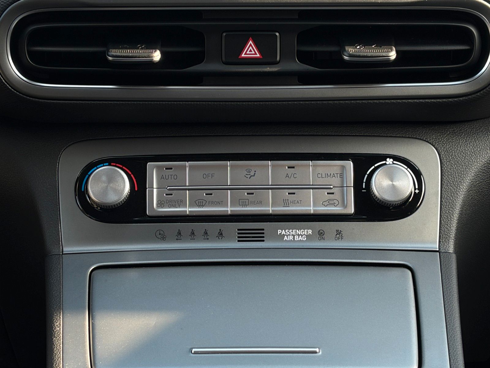 Fahrzeugabbildung Hyundai KONA E Edition 30+ Wärmepumpe CarPlay KRELL LHZ