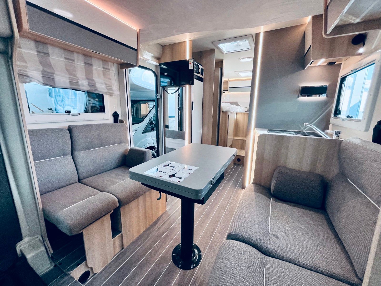 Fahrzeugabbildung NobelART T-7000 - Modell 2026 - Hubbett