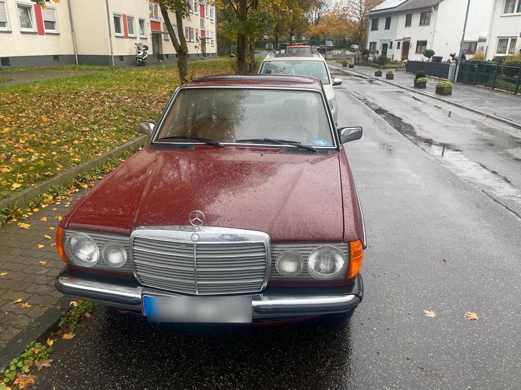Mercedes-Benz 240