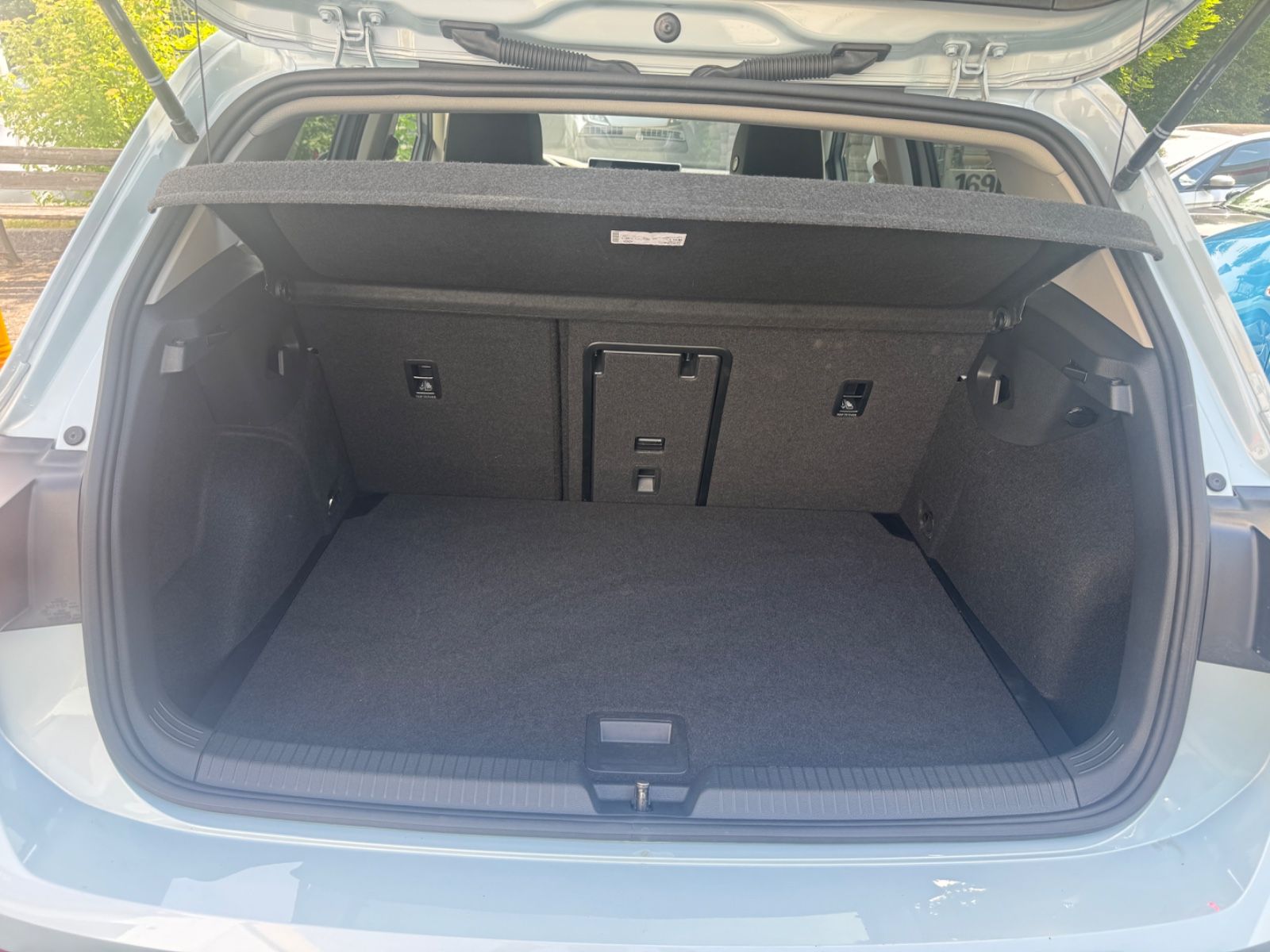 Fahrzeugabbildung Volkswagen Golf VIII Lim. Goal LED+Kamera+ACC+DAB