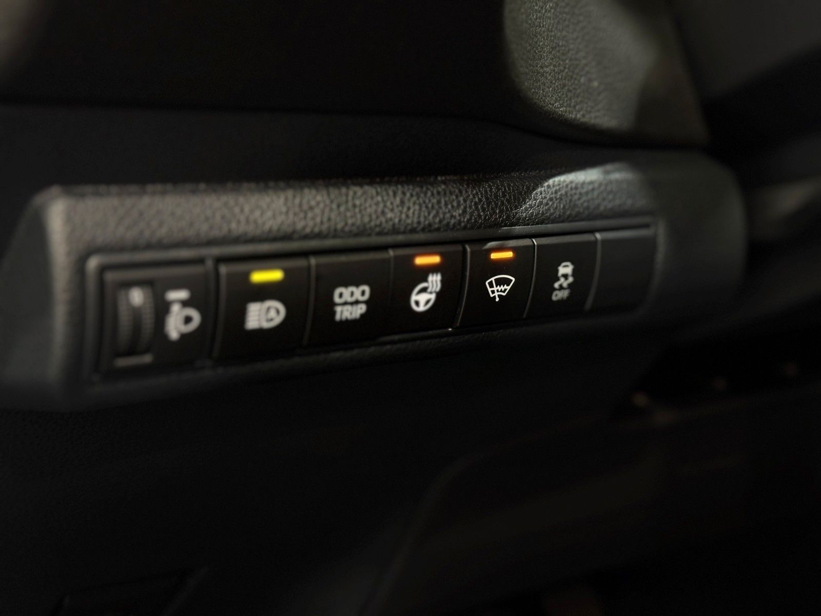 Fahrzeugabbildung Suzuki Swace 1.8 HYBRID CVT Com+