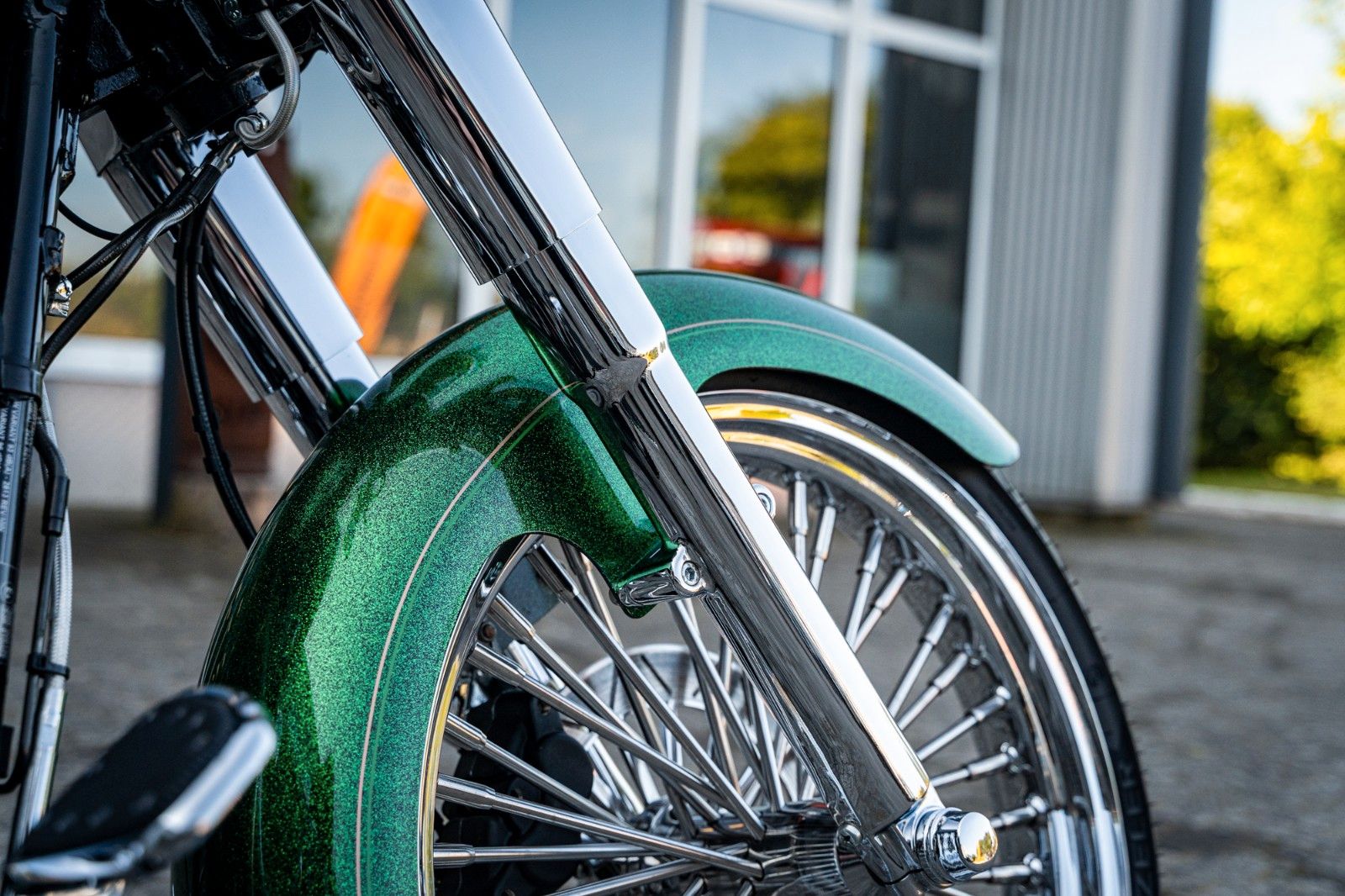 Fahrzeugabbildung Harley-Davidson FLSTN Softail Deluxe 103 - Chicano Candy Green