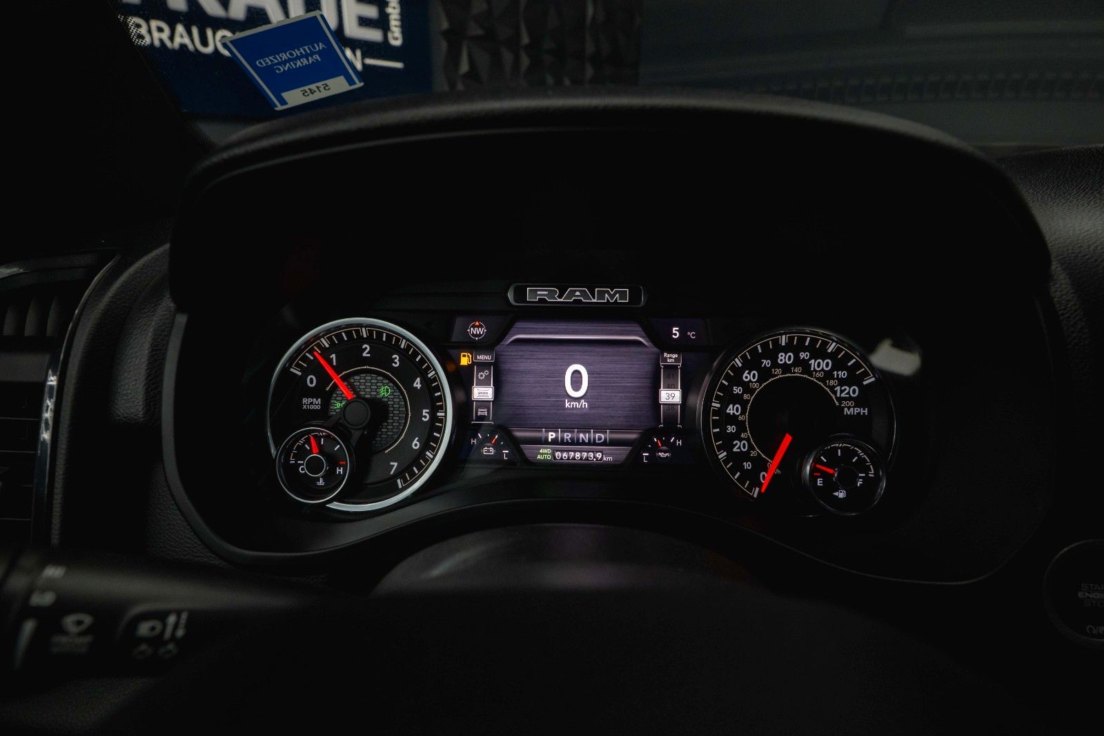 Fahrzeugabbildung Dodge RAM 5.7 V8 HEMI 4x4 Built to Serve AXLE LOCK FOX