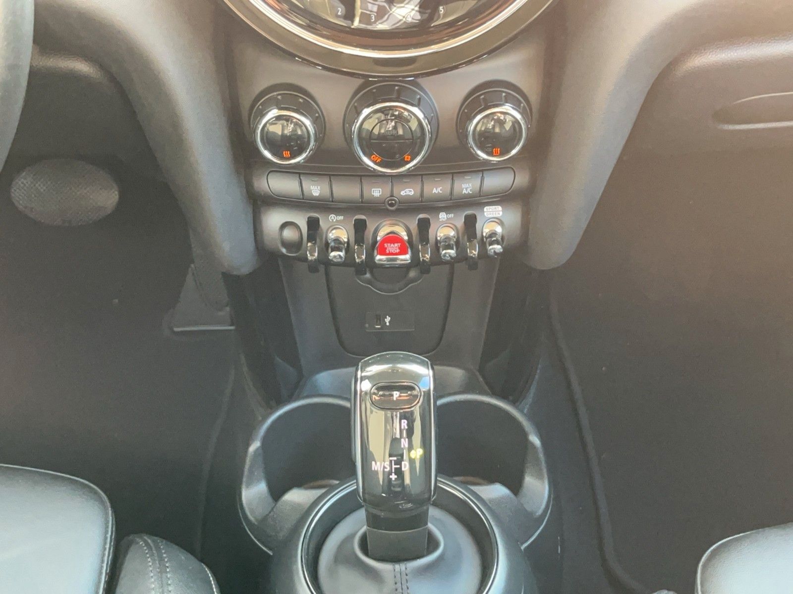 Fahrzeugabbildung MINI COOPER 5-trg.*Automatik*Navi*ViCo*Aktionsangebot