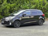 Kia Carens FIFA Edition | KLIMA | S-HZG | Lenkrad-HZ - Kia Carens mit Anhängerkupplung