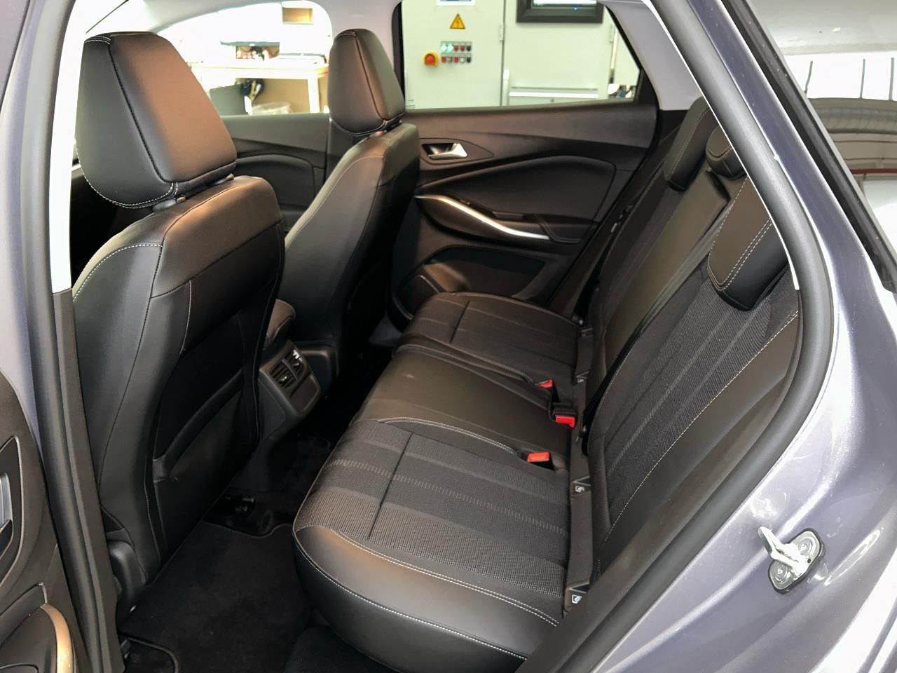 Fahrzeugabbildung Opel Grandland 1.2T GS Line - SONDERANGEBOT