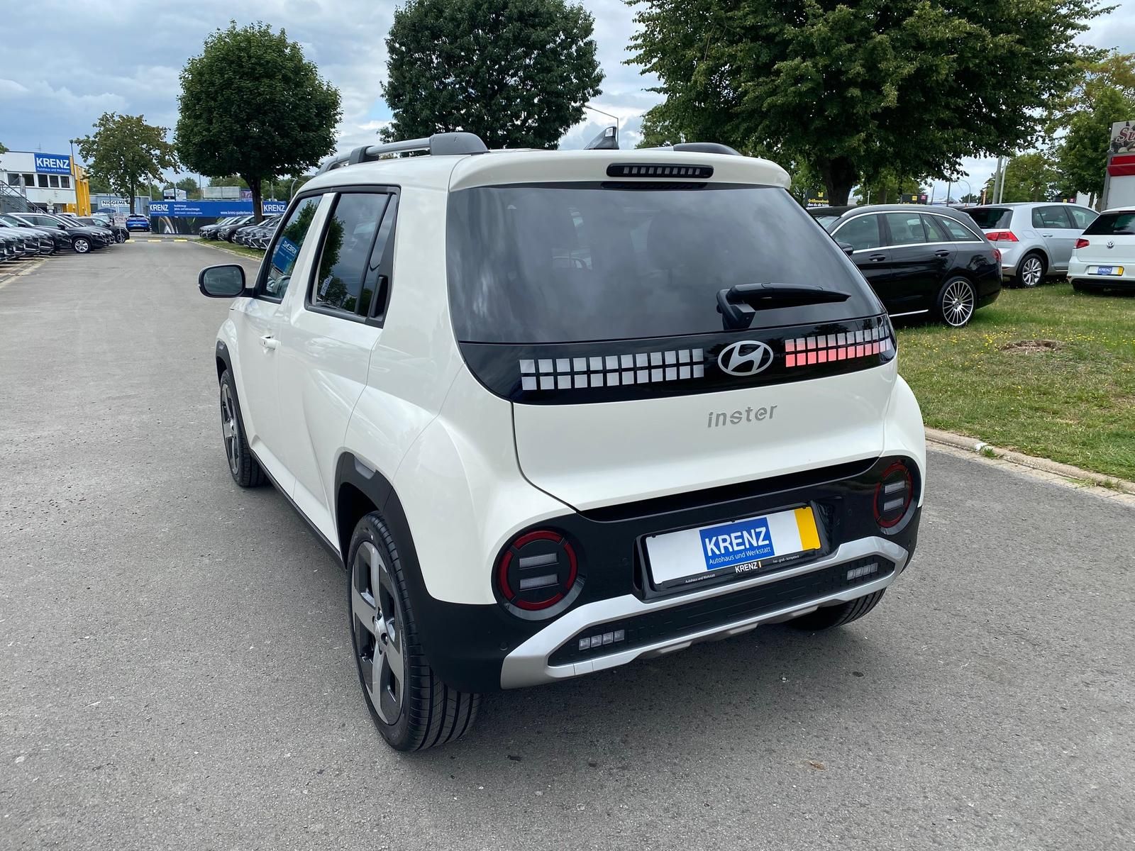 Fahrzeugabbildung Hyundai INSTER Elektro 85 kW APP+KLIMA+ACC+KAMERA+17"Alu