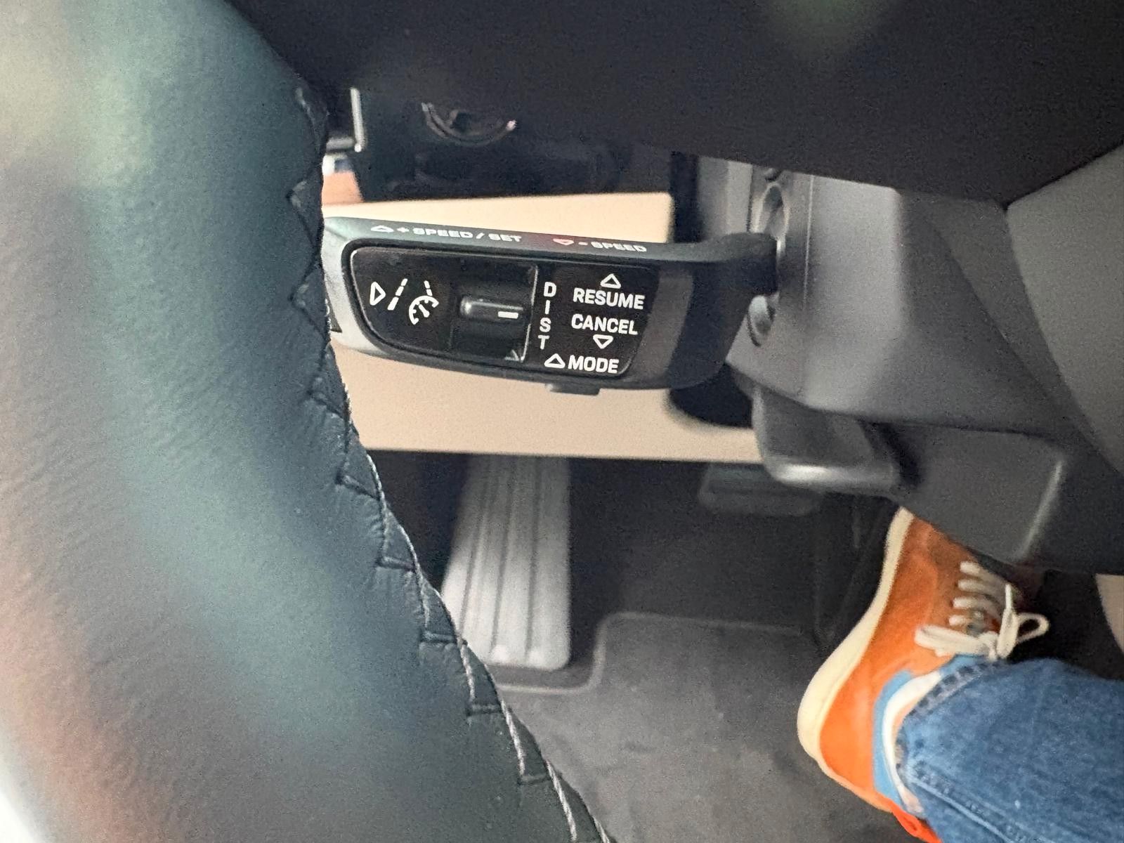 Fahrzeugabbildung Porsche Taycan Sport Turismo/Innodrive/Panodach/20 Zoll