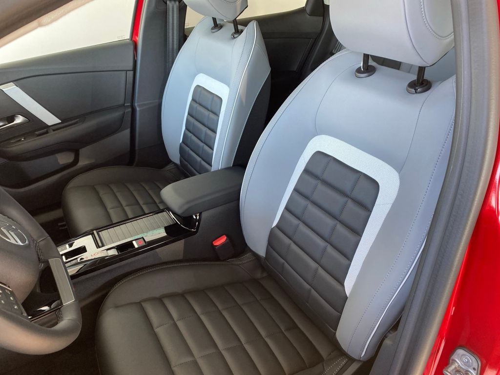 Fahrzeugabbildung Citroën C4 PureTech 130 Automatik MAX *Winter-P.*Allwett