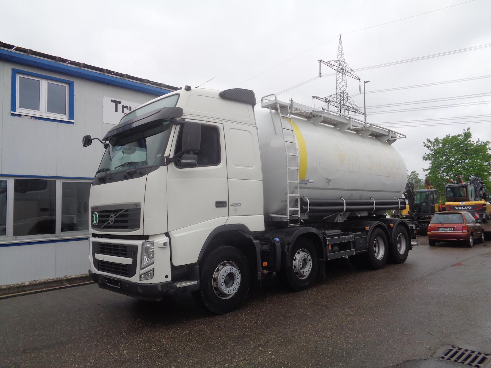 Volvo FH420 8x4 BB Spitzer Silo 23 cbm VEB EU5