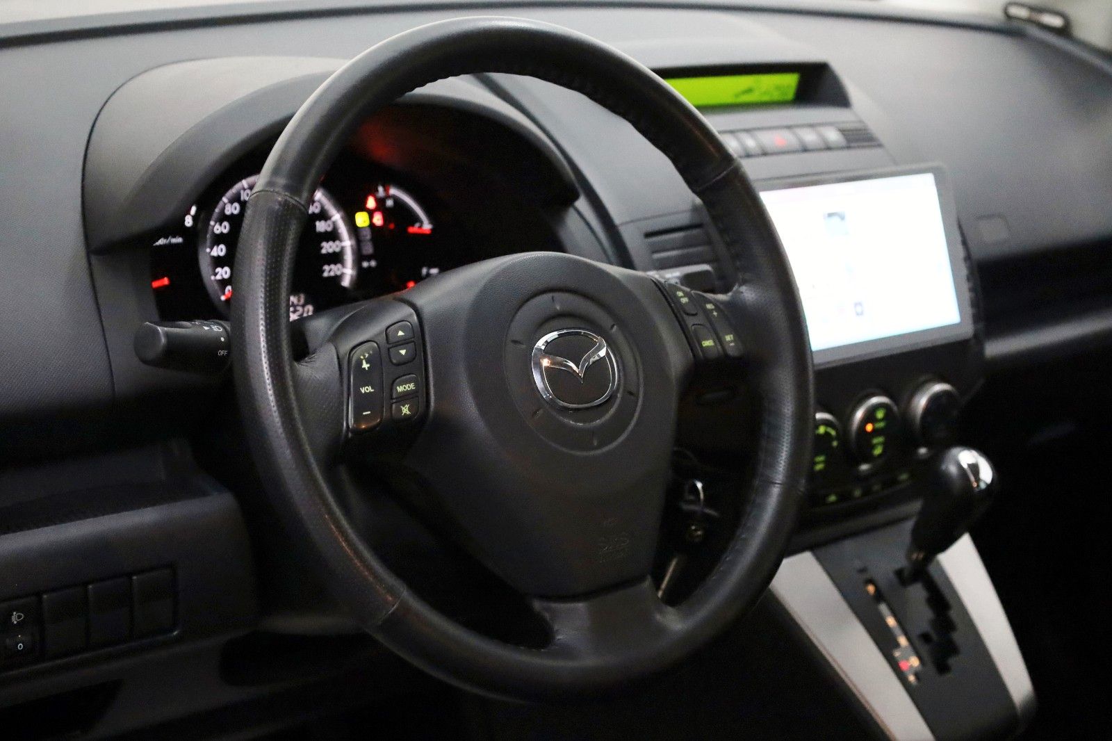 Fahrzeugabbildung Mazda 5 Lim. 2.0 Active 7 Sitzer,SH,PDC,Allwetter