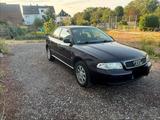 Audi a4 B5 1.6 - Audi A4 aus 1995 mit Benzin-Antrieb: Limousine