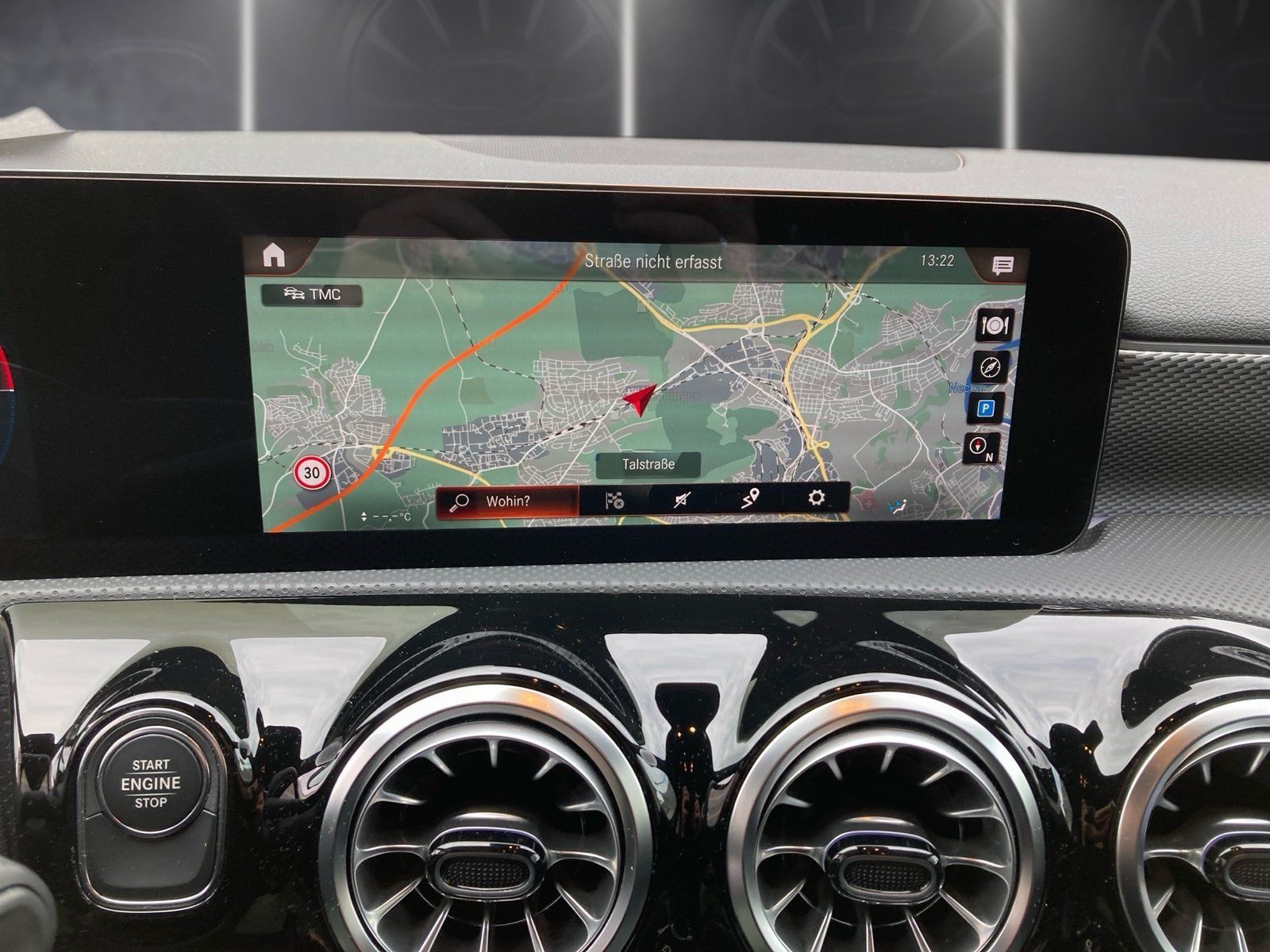 Fahrzeugabbildung Mercedes-Benz A 250 e Progressive*Panorama*LED*Kamera*MBUX-Hig