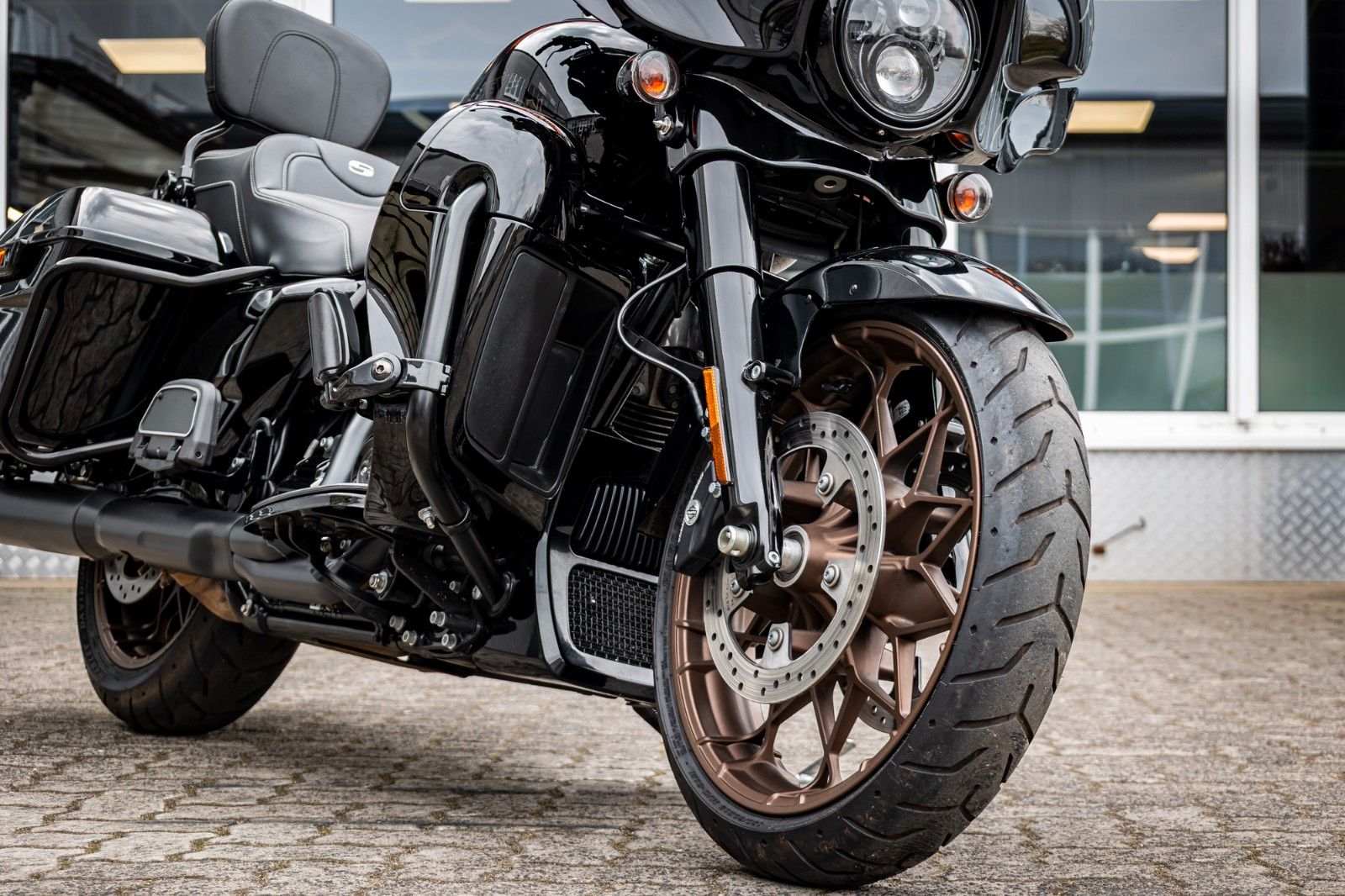 Fahrzeugabbildung Harley-Davidson FLHXST STREET GLIDE ST 117 - Kesstech -
