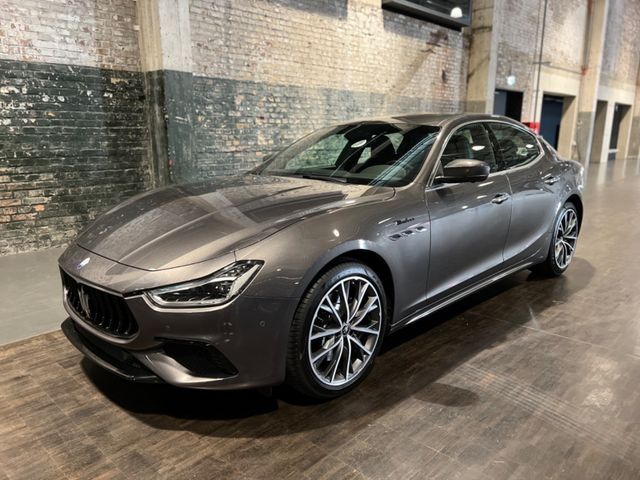 Ein Maserati Ghibli der zum Leasing angeboten wird.