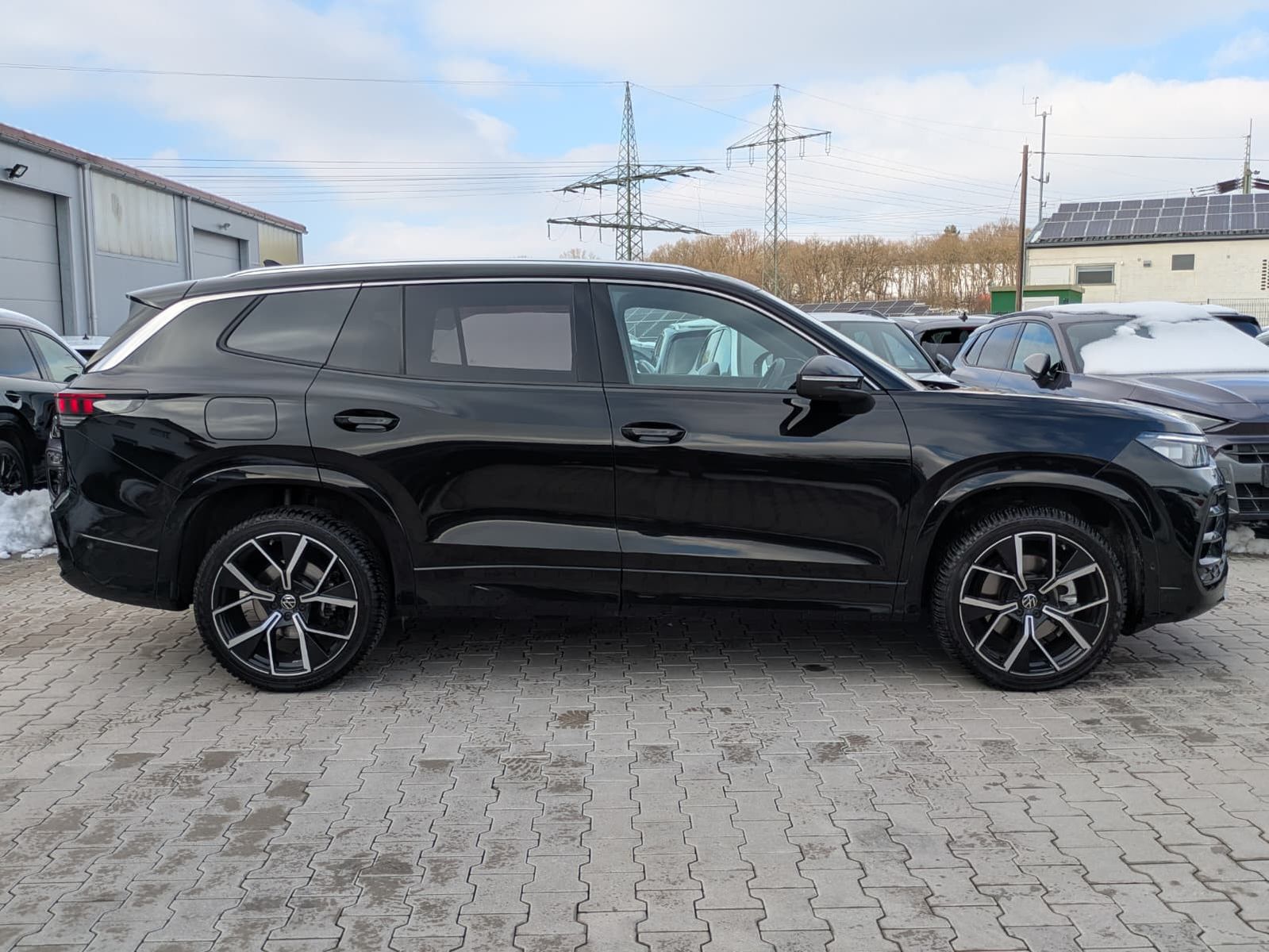 Fahrzeugabbildung Volkswagen Tayron 2.0 TDI 4M R-Line 7Si*MATRIX*AHK*PANO*HUD