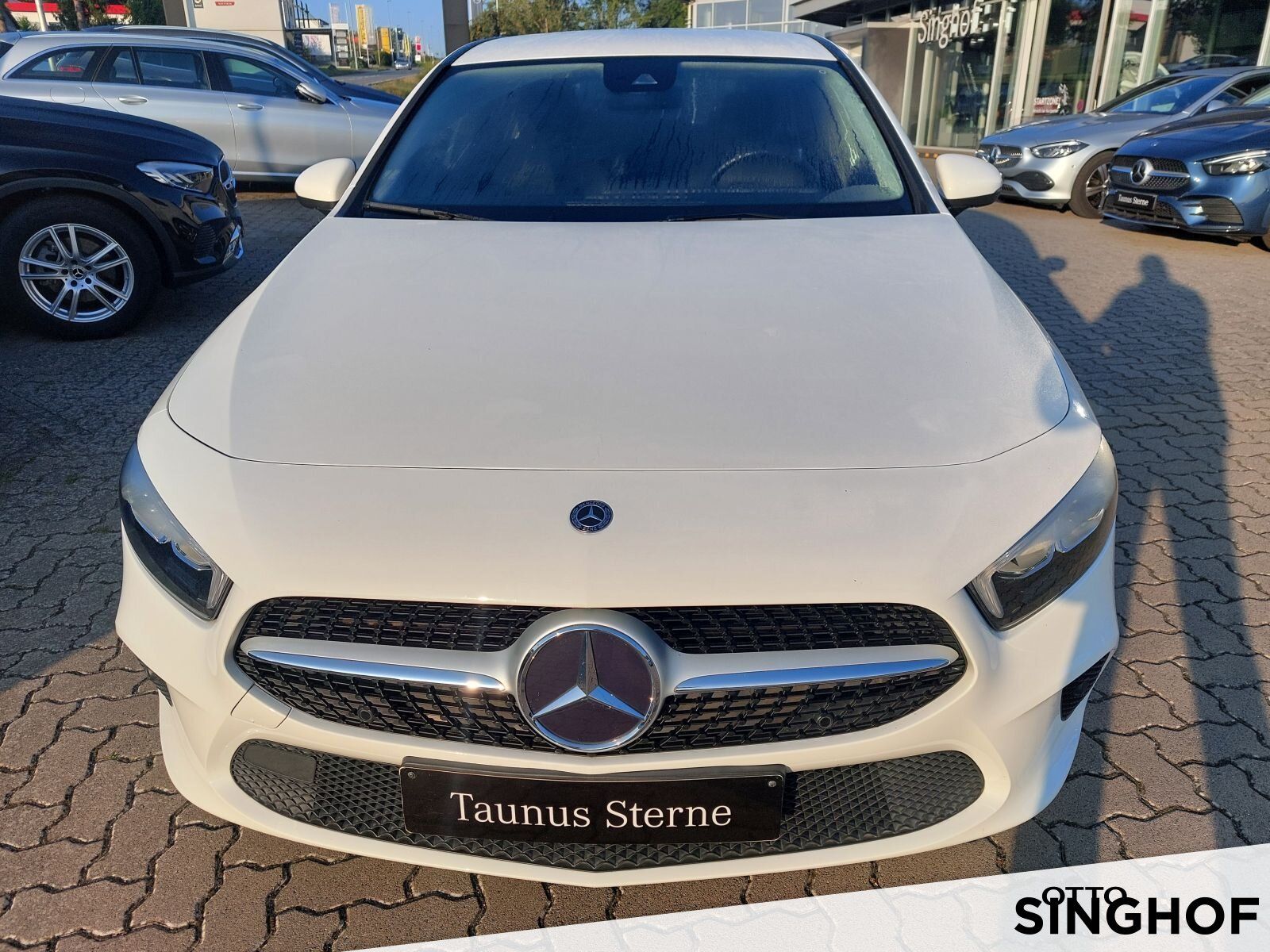 Fahrzeugabbildung Mercedes-Benz A 180 Progressive +LED+MBUX+Park Ass+Navi+Sitzhg