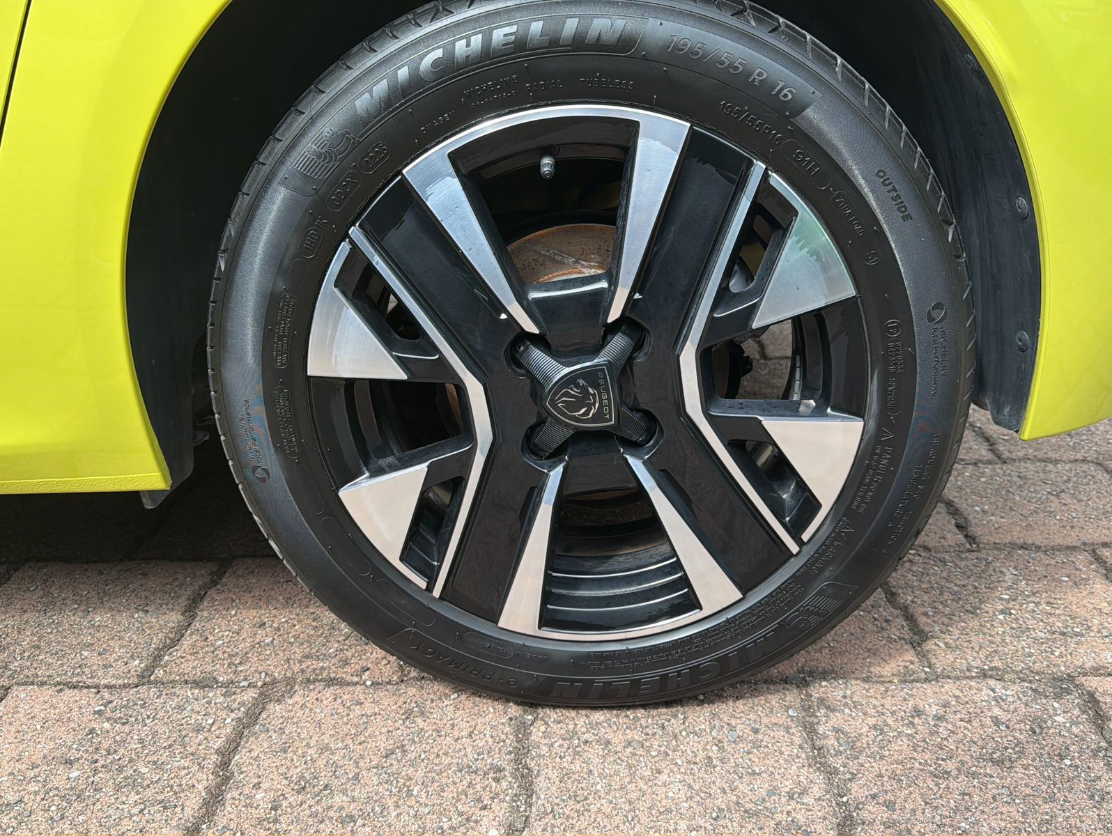 Fahrzeugabbildung Peugeot 208 101 Allure - Tempomat
