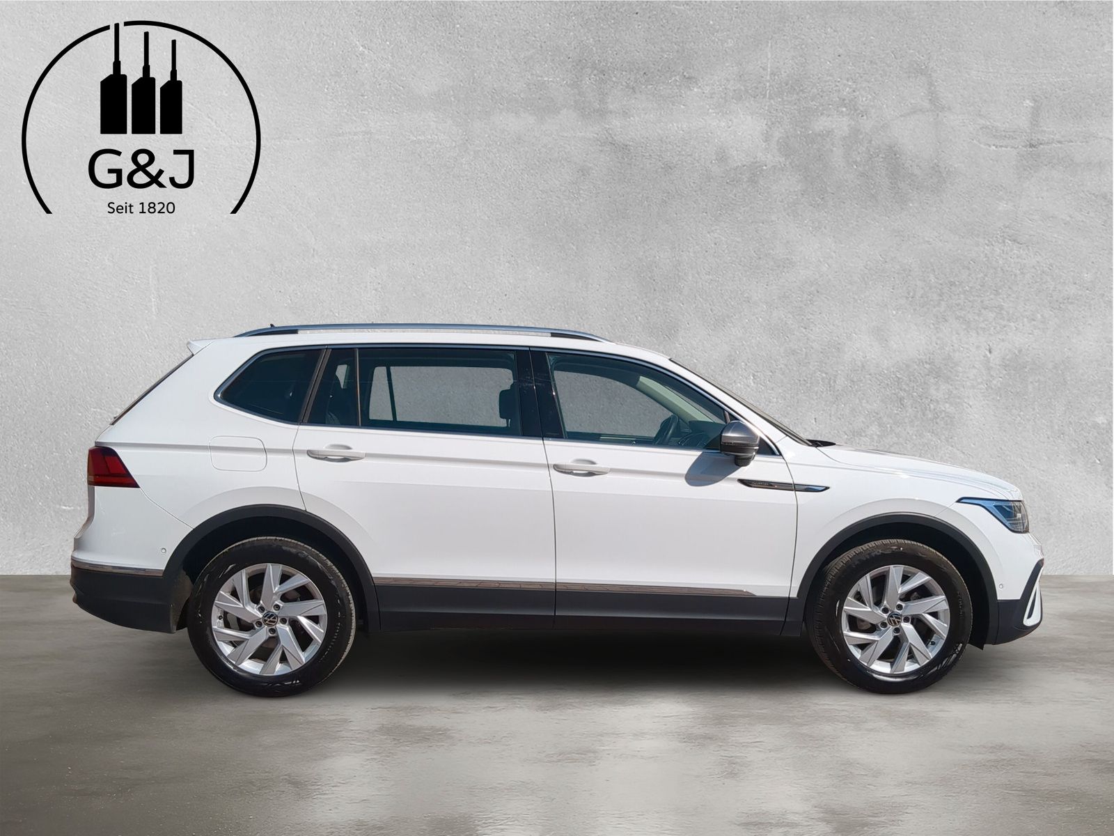 Fahrzeugabbildung Volkswagen Tiguan Allspace 1.5 TSI Life Kamera HuD SHZ AppC