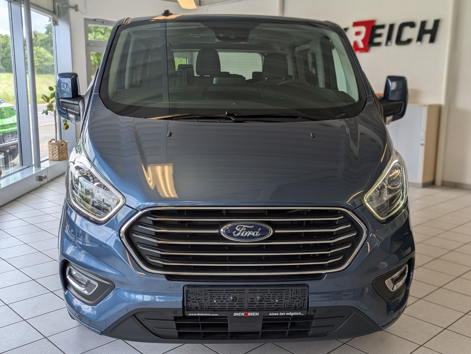 FORD Tourneo Custom 320 L1 Aut. Titanium-X 9-Sitz Xen - Image 2