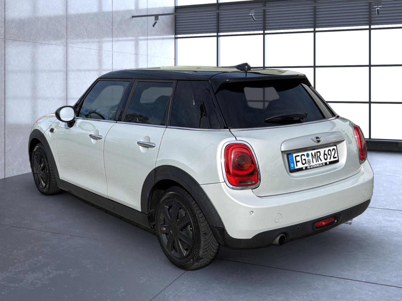 Fahrzeugabbildung MINI COOPER Mini 5-trg. Cooper/ unfallfrei top
