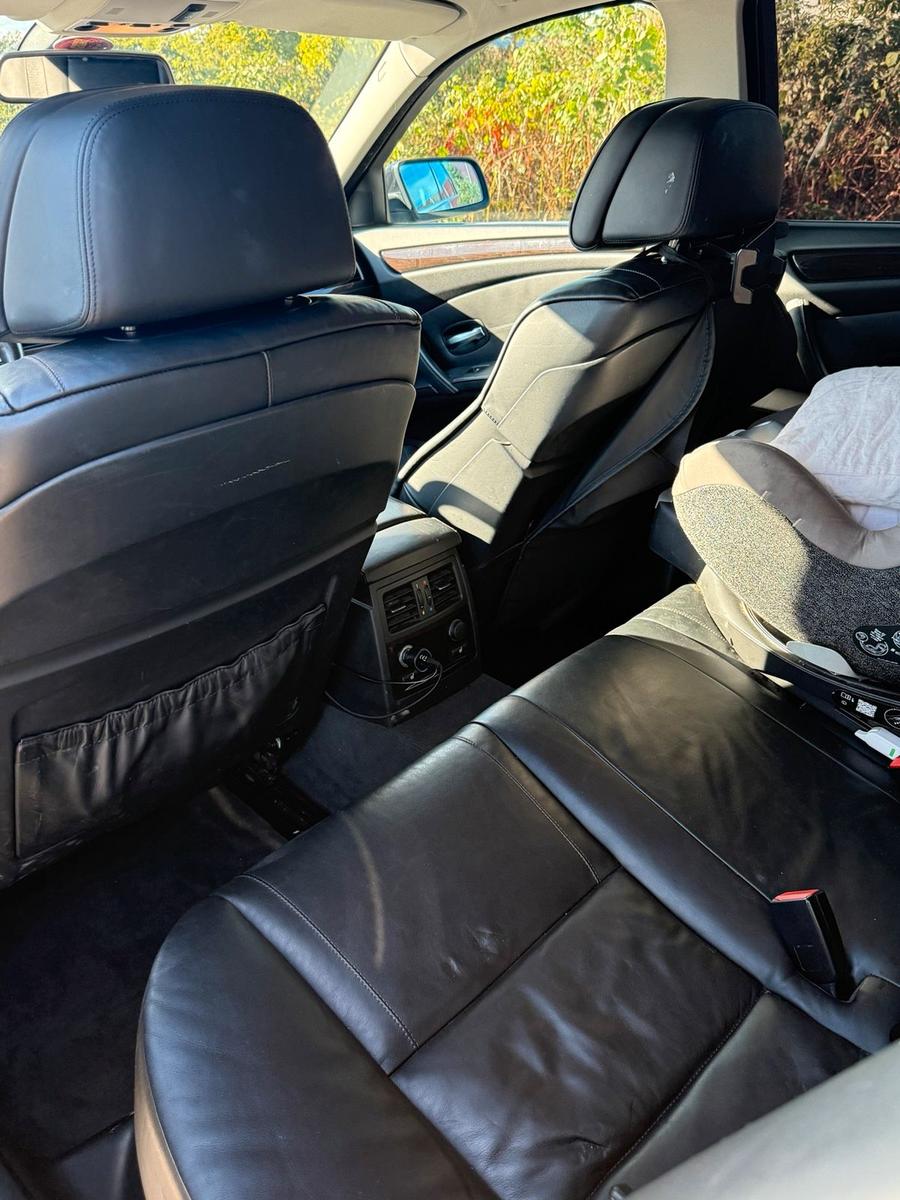 BMW 525 2009 — photo 10