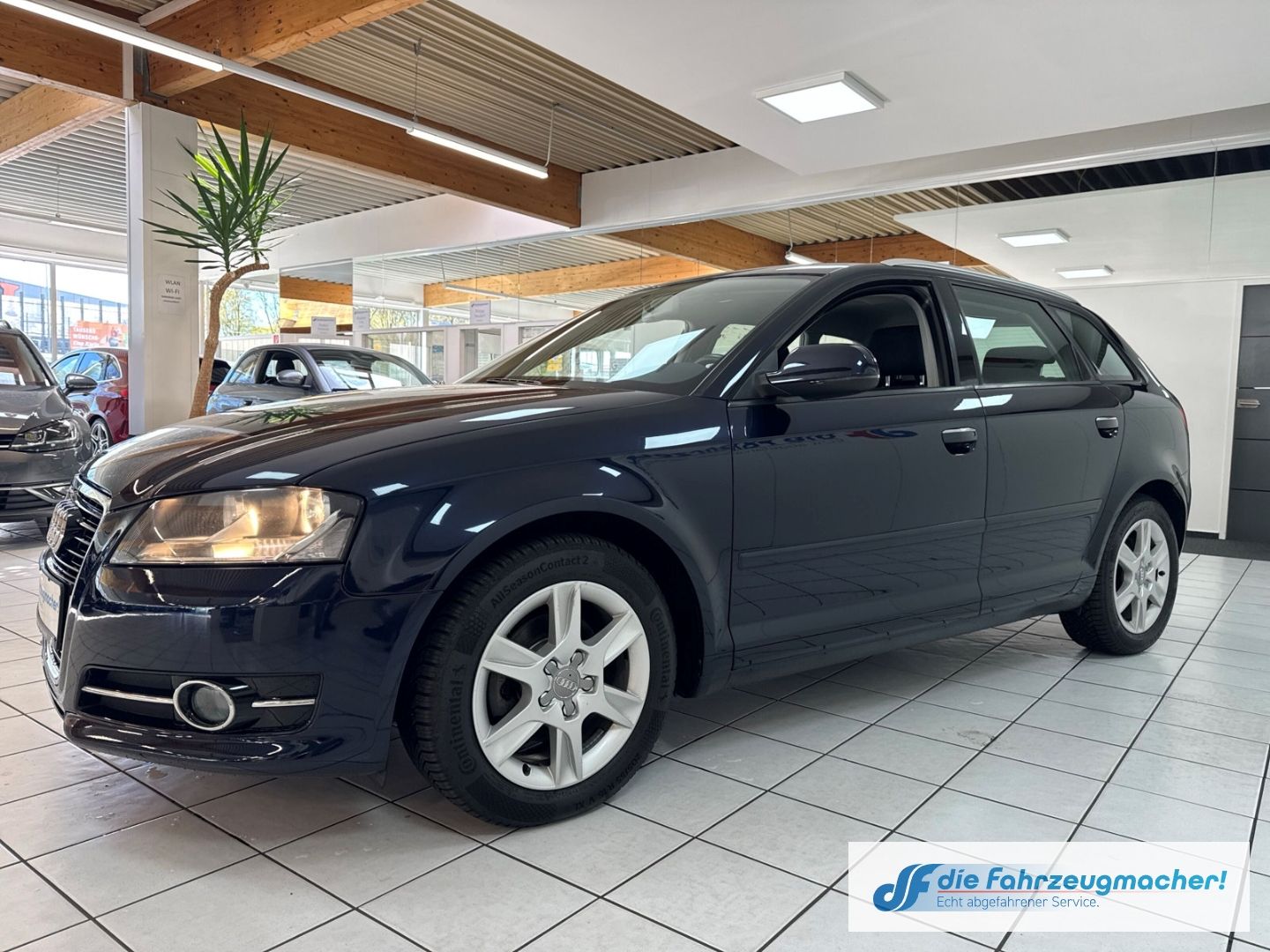 Fahrzeugabbildung Audi A3 Sportback 1.6 TDI Attraction Klimaautom SHZ